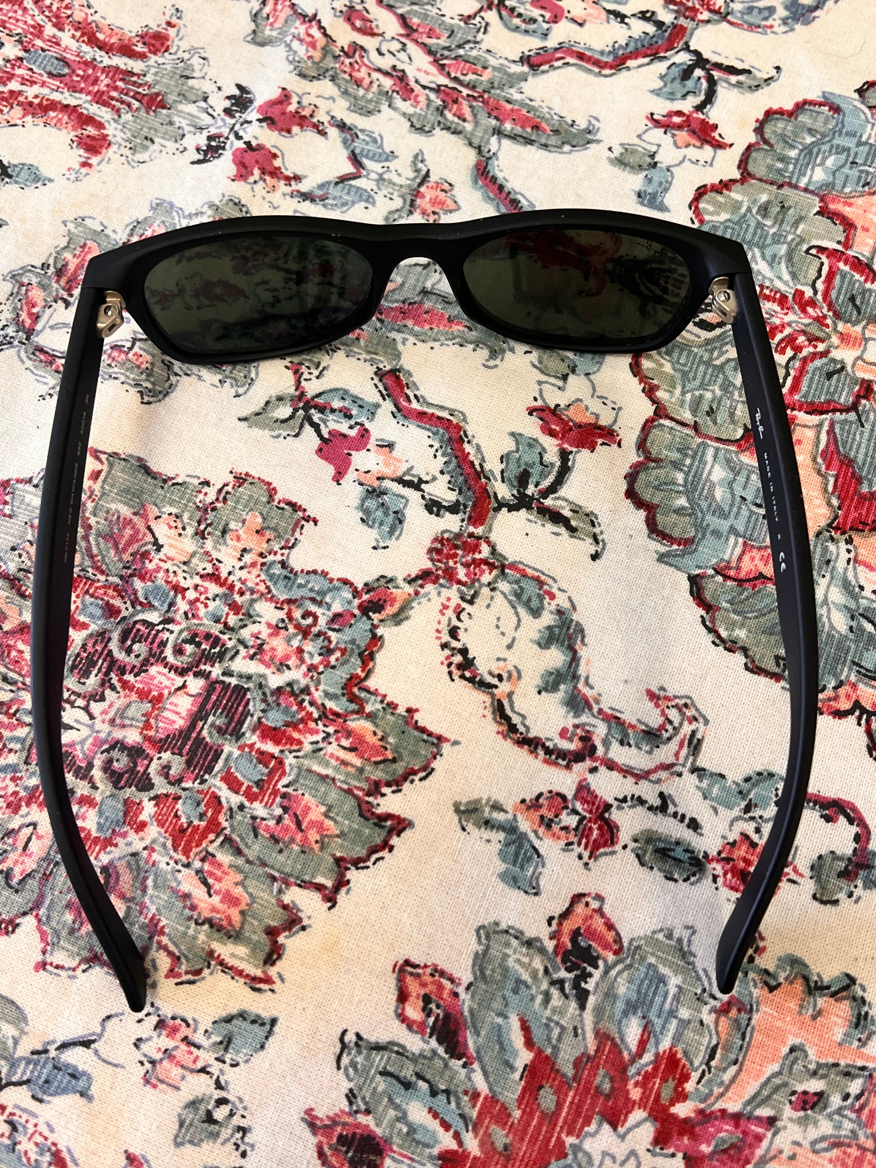 Black Ray-Ban Sunglasses