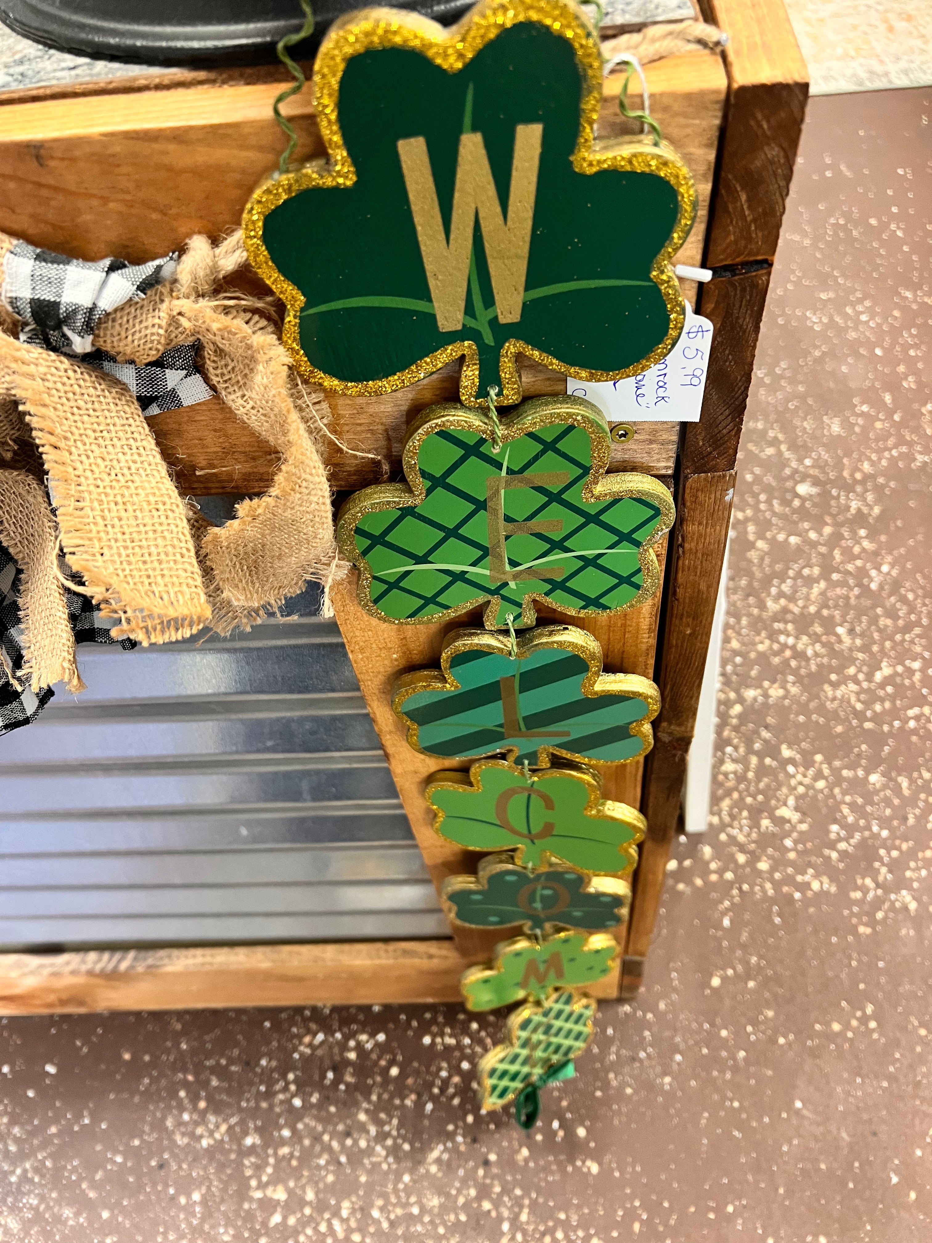 Shamrock Welcome Sign