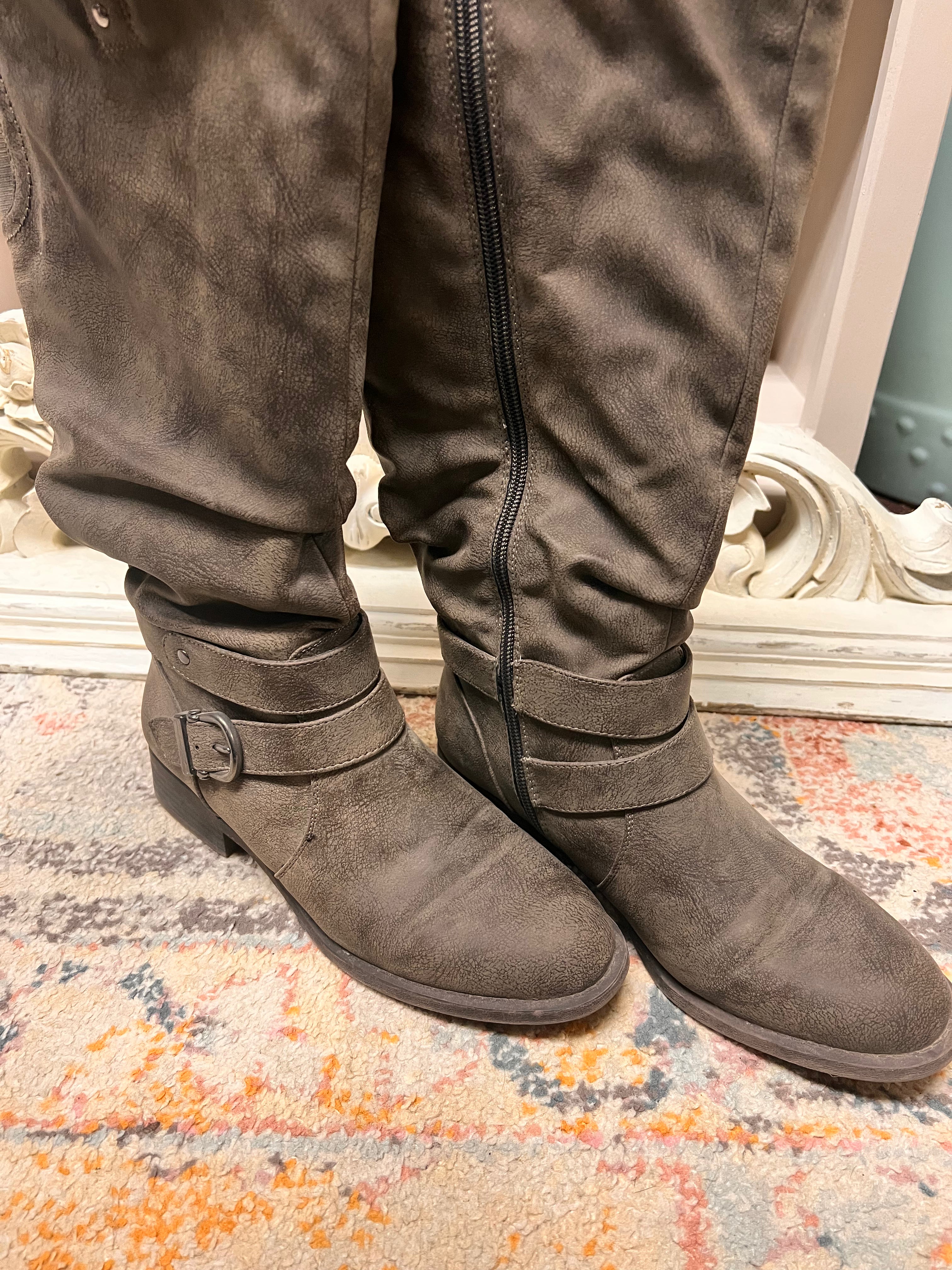 Ladies Boots 7.5