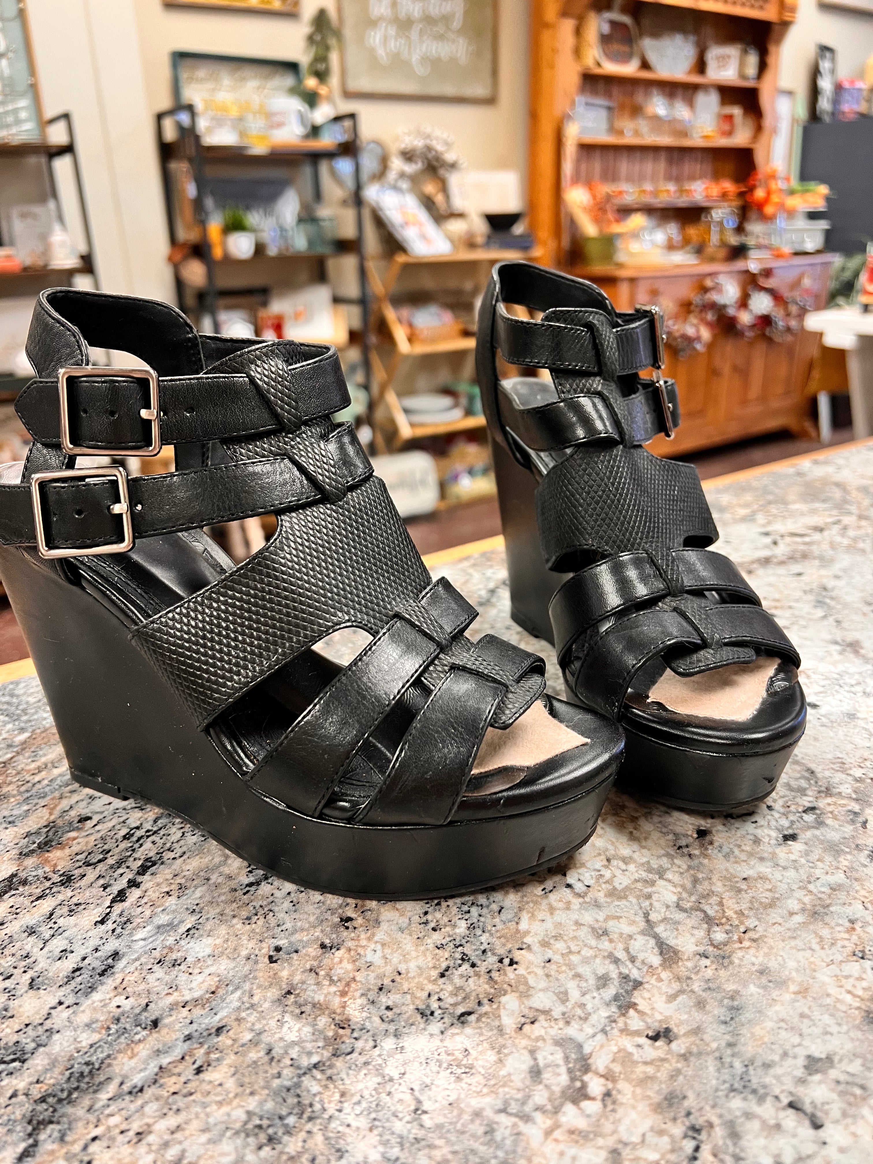 Gianni Bini Wedge 6