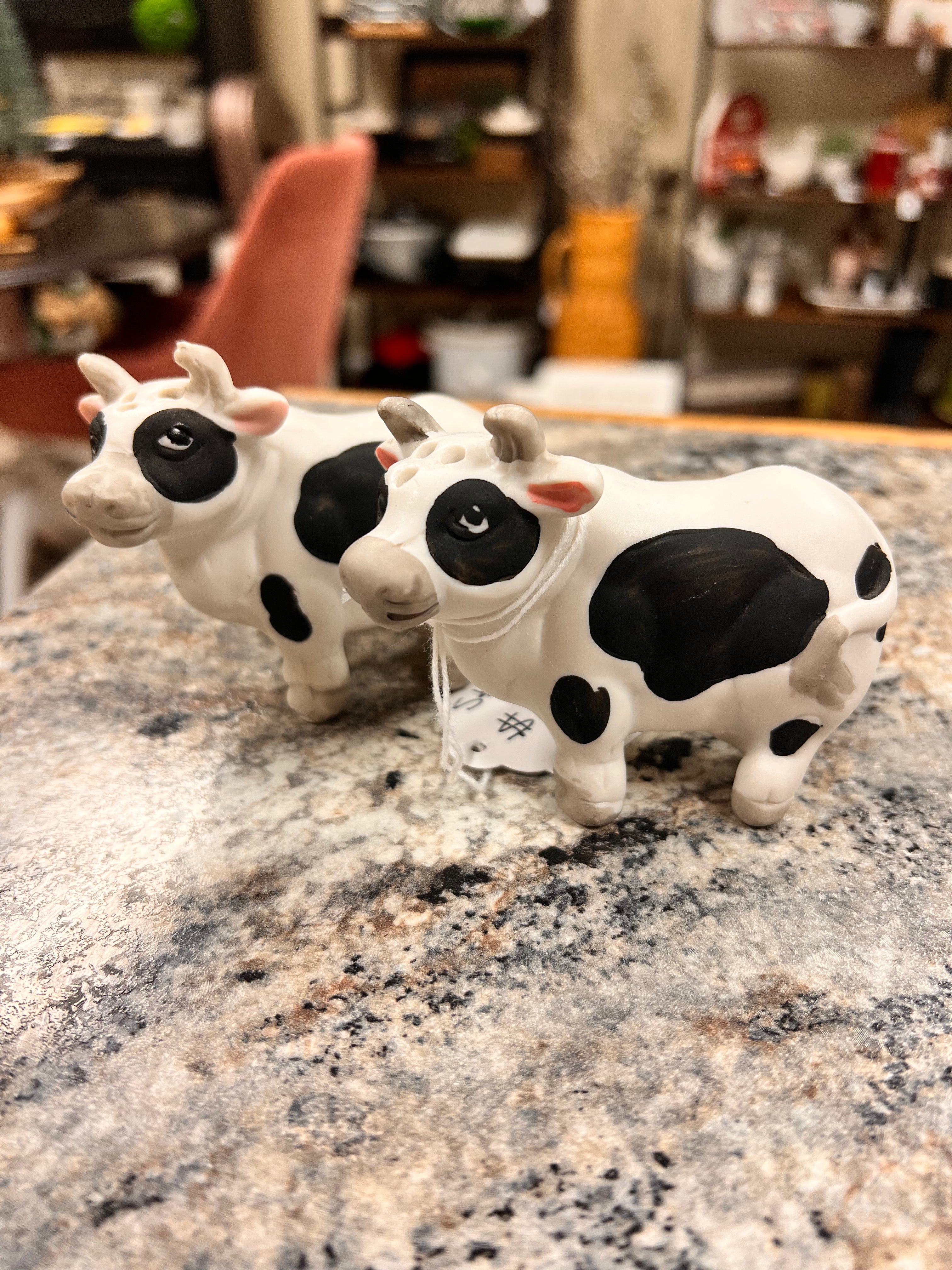 Cow Shaker Set